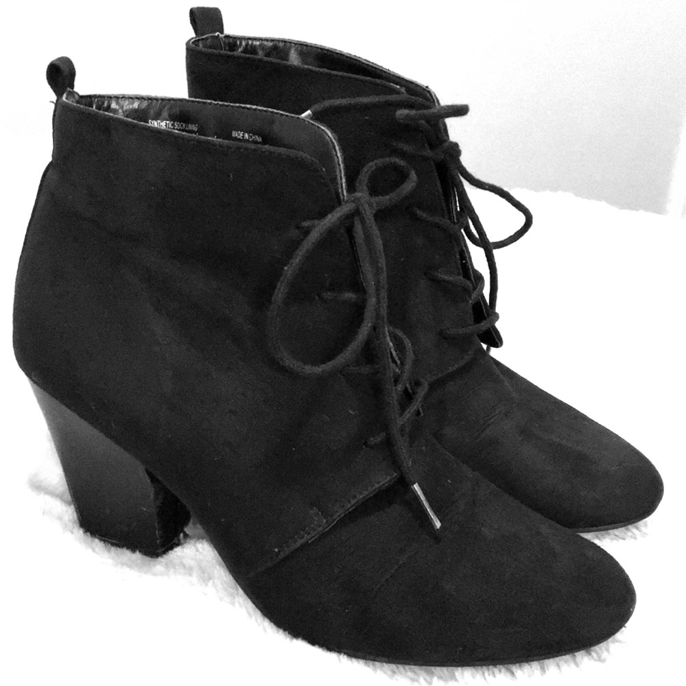 🖤Express Black Faux Suede Booties🖤